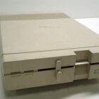 Image of a Commodore 1571 floppy drive