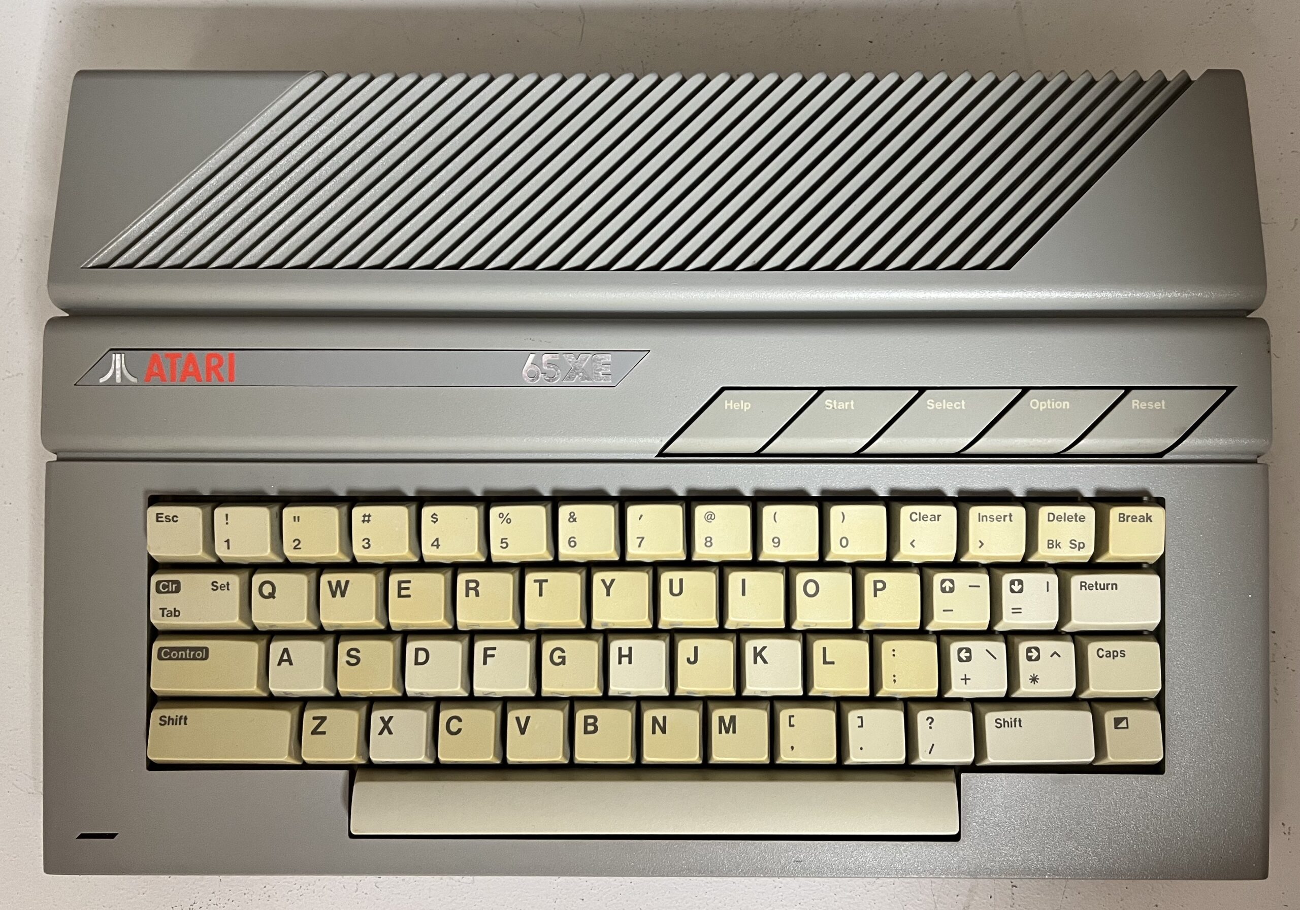 Atari 65XE - SN_A1-010963-IMG_3839