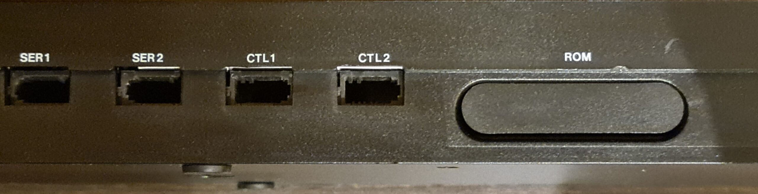 Sinclair QL - D11-036754-QLBackPorts1